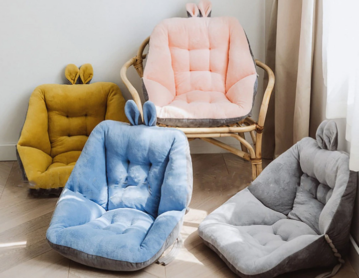 Dit universele zitkussen biedt comfort en ergonomische rugsteun, ideaal voor elke stoel thuis of op kantoor.