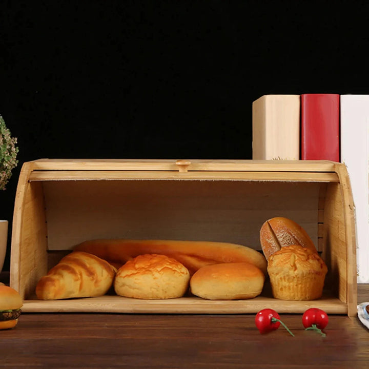 Praktische houten vershoudbrooddoos. Grote opbergdoos van duurzaam hout voor alle soorten brood in de keuken.