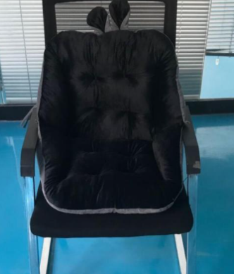 Ergonomisch kussen in meerdere kleuren: roze, geel, groen, blauw en lichtgrijs. Voor optimaal comfort en rugsteun.