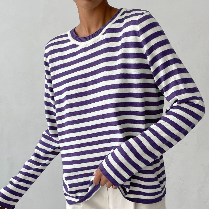 Dames gestreepte sweatshirt van Hoymans met ronde hals en lange mouwen, comfortabel en stijlvol voor elke dag.