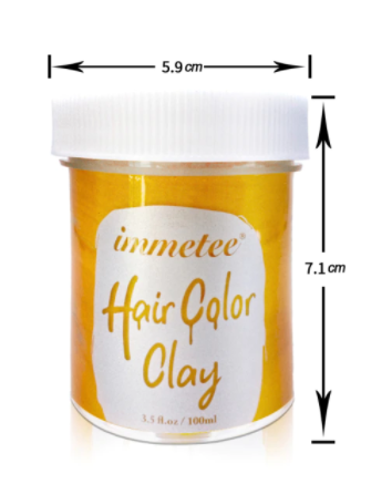 Man brengt tijdelijke haarkleurwax aan voor snelle stijlverandering. Eenvoudige haarstyling met kleurwax.