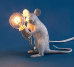 Zittende muis / Wit