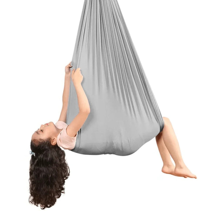 Sensorische cocoon schommel, perfect voor therapie en ontspanning van jong en oud met stressvermindering.