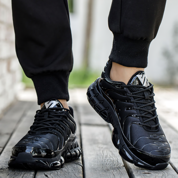 Comfortabele zwarte heren werkschoenen Milo met anti-slip zool voor optimale veiligheid en comfort.