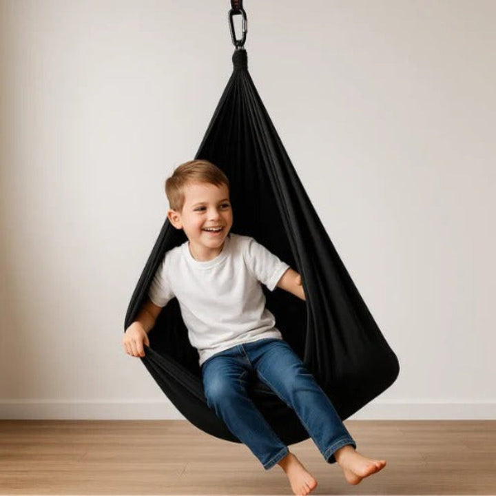 Ontspannende buiten schommel, ideaal als hangstoel voor momenten van rust en een fijne cocoon.
