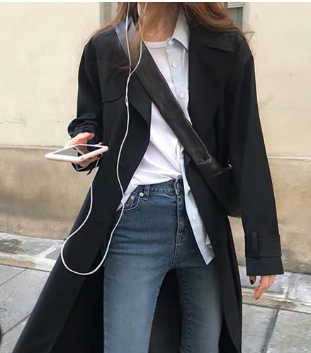 Stijlvolle kaki dames trenchcoat met geplooide details, perfect als elegante bovenkleding.
