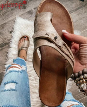 Stijlvolle dames zomersandalen met orthopedische steun. Perfect voor zomercomfort en gezonde voeten.