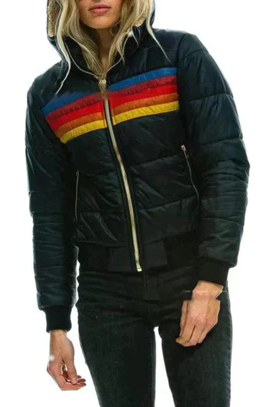 Elegante dames winterjas van zacht pluche met capuchon, een must-have voor de stijlvolle damesmode.
