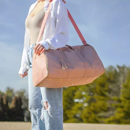 Dames duffelbag Isabelle, perfect als handbagage. Waterbestendig en kreukvrij voor luxe reizen.