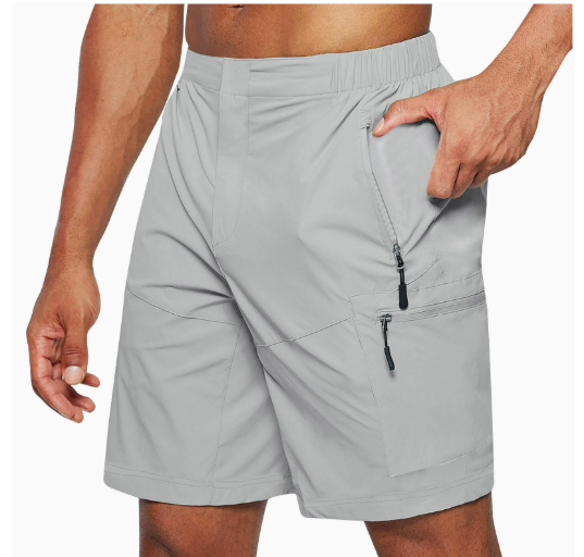 Sneldrogende, ademende heren zomerbroek met losse pasvorm, gemaakt van lichtgewicht polyester voor comfort.