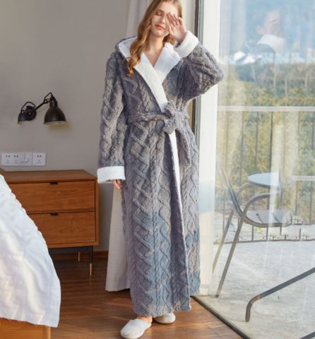 Luxe ultrazachte roze dames badjas, ideaal als comfortabele loungewear of kamerjas voor thuis.