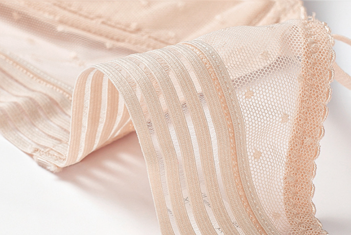 Gladde onzichtbare bh voor dames. Ultiem comfort en elegantie onder elke rugloze top of jurk.