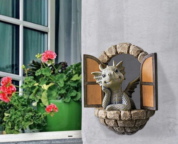 Mystiek draak tuinbeeld met geïntegreerde solar LED verlichting. Prachtige sfeerverlichting voor elke tuin.