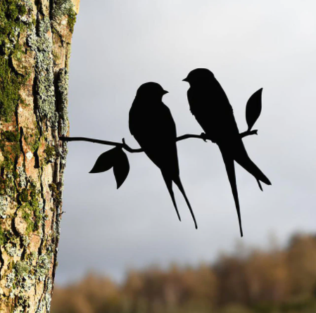Stijlvolle metalen vogels als woondecoratie. Verrijk je interieur met deze unieke metaalkunst.