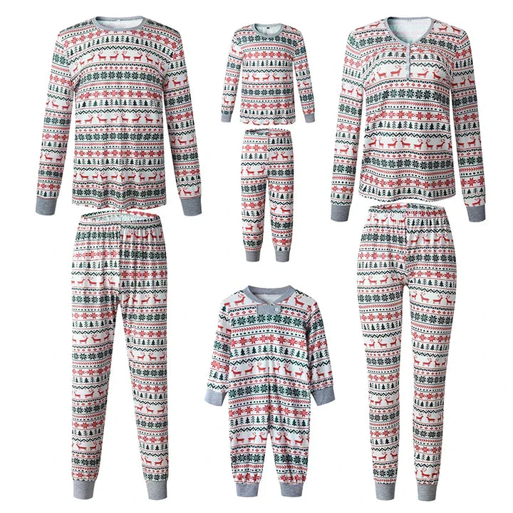 Warme en comfortabele kerstpyjama set voor de familie, ideaal voor gezellige winteravonden en de feestdagen.