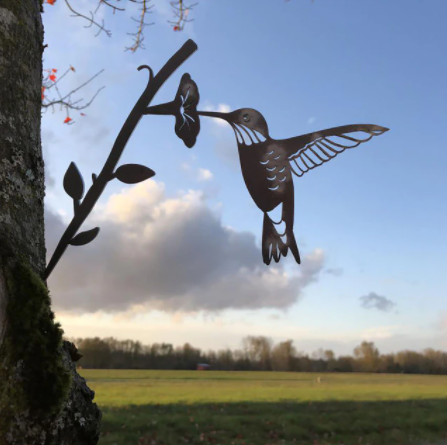 Decoratief metalen vogelpaar, een charmant geschenk. Geschikt als tuindecoratie en interieur blikvanger.
