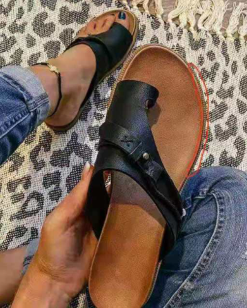 Nieuwe collectie orthopedische zomersandalen voor dames. Comfort, stijl en ondersteuning voor gezonde voeten.