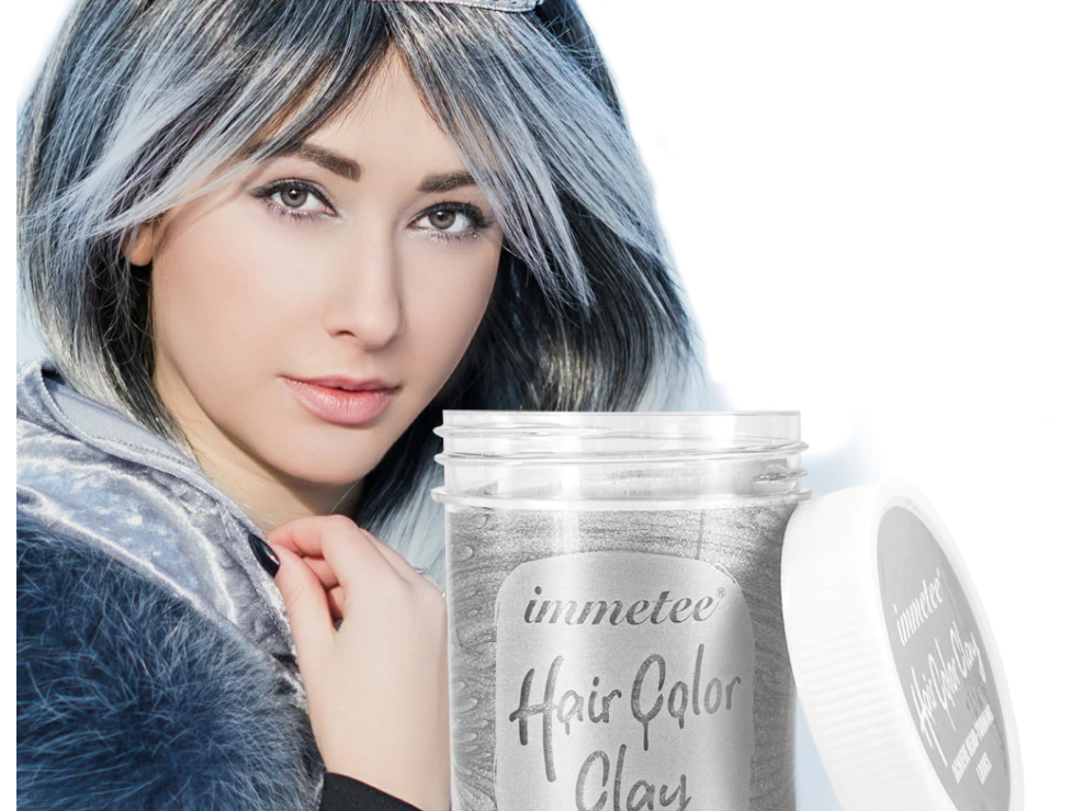 Stoere man met stijlvol glanzend haar, gekleurd met tijdelijke unisex haarkleurwax. Perfecte modeaccessoire.