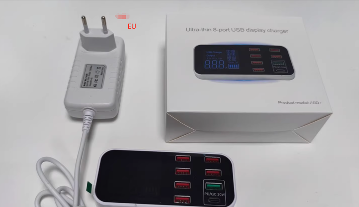 Handige multi USB snellader, een universele telefoon en tablet oplader voor thuis of op reis.