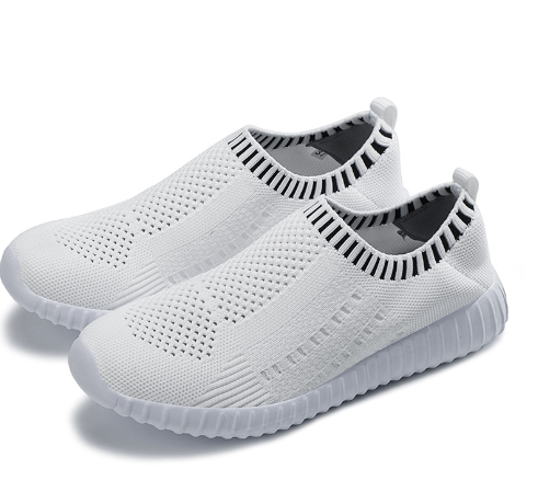 Gedetailleerde weergave van KaysSneaks orthopedische dames sneaker: ergonomisch ontwerp en ademend materiaal voor comfort.