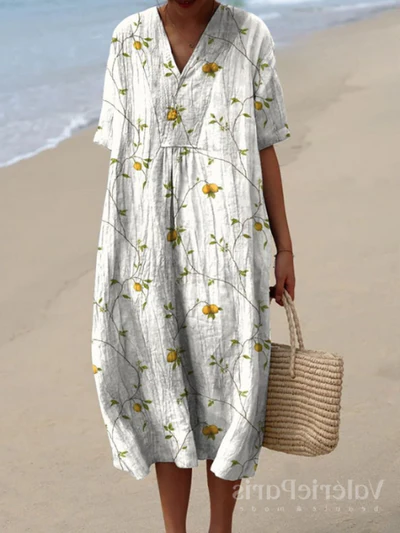 Lichte en elegante damesjurk met bloemmotief, veelzijdig voor zowel casual als chique gelegenheden.