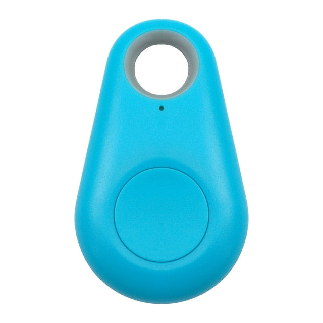 Compacte PawFinder GPS tracker voor huisdieren. Bevestig aan de halsband voor continue locatie en veiligheid.