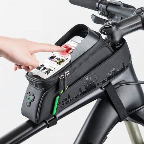 Waterdichte fietstas met transparante telefoonhouder voor navigatie. Essentieel fietsaccessoire.