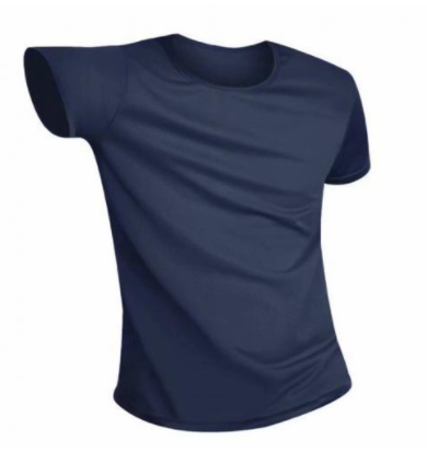 Ontspannen man draagt vlekvrij heren T-shirt, toont zorgeloosheid. Vuil- en waterafstotend.