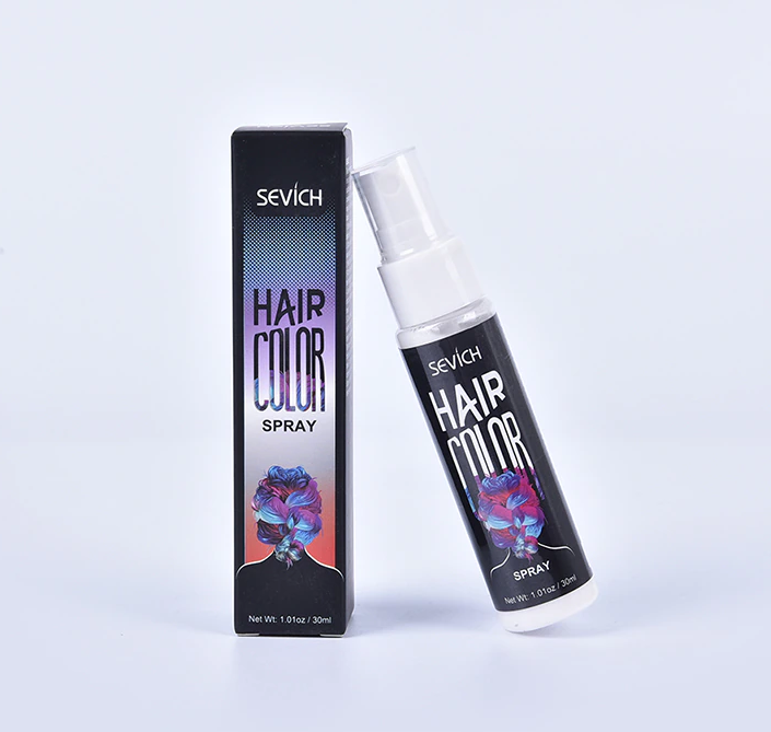 Fijne mist van de unisex haarkleur spray tijdens applicatie, voor moeiteloze tijdelijke kleurverandering.