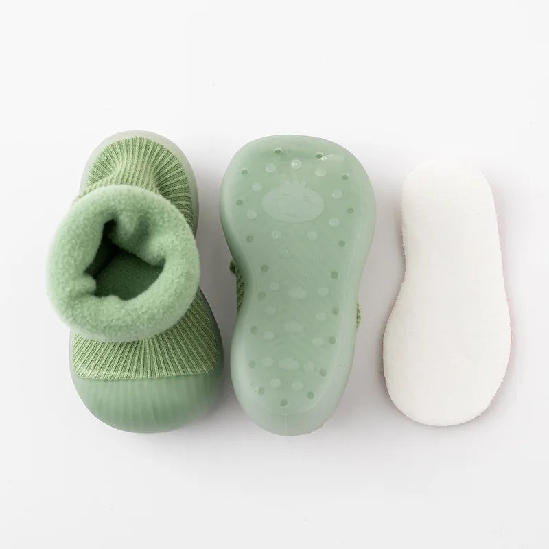 Veelzijdige peuter sokschoenen, geschikt als warme binnenschoenen of lichte buitenschoentjes.