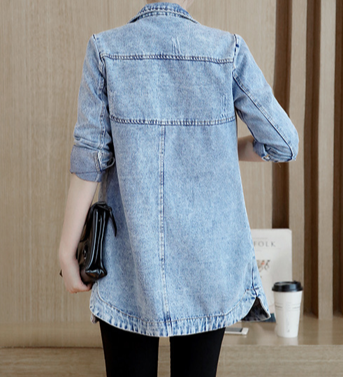 Comfortabel oversized damesjack met lange mouwen, ideaal als casual tussenjas voor de lente en herfst.