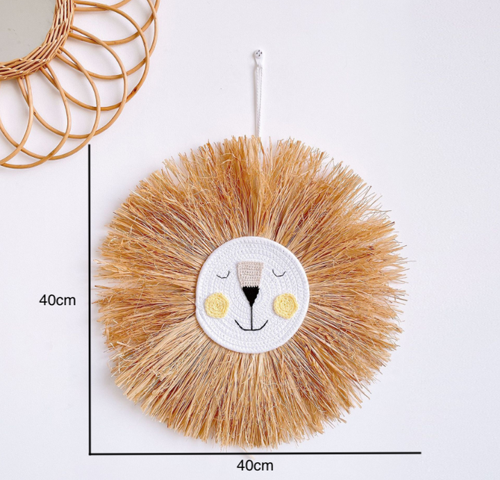 Prachtige handgemaakte rotan dieren wanddecoratie, creëert een warme en speelse kinderkamer sfeer.