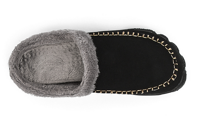 Comfortabele heren pantoffels van hoogwaardig materiaal voor warme voeten in huis.