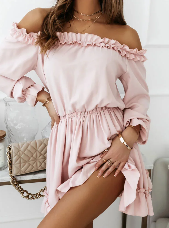 Off-shoulder zomerjurk voor dames, versierd met charmante ruches en een vrouwelijke pasvorm.
