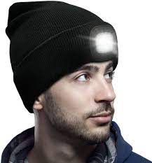 Duurzame verlichte muts voor kamperen of vissen. Deze LED-beanie biedt warmte en een krachtige hoofdlamp.