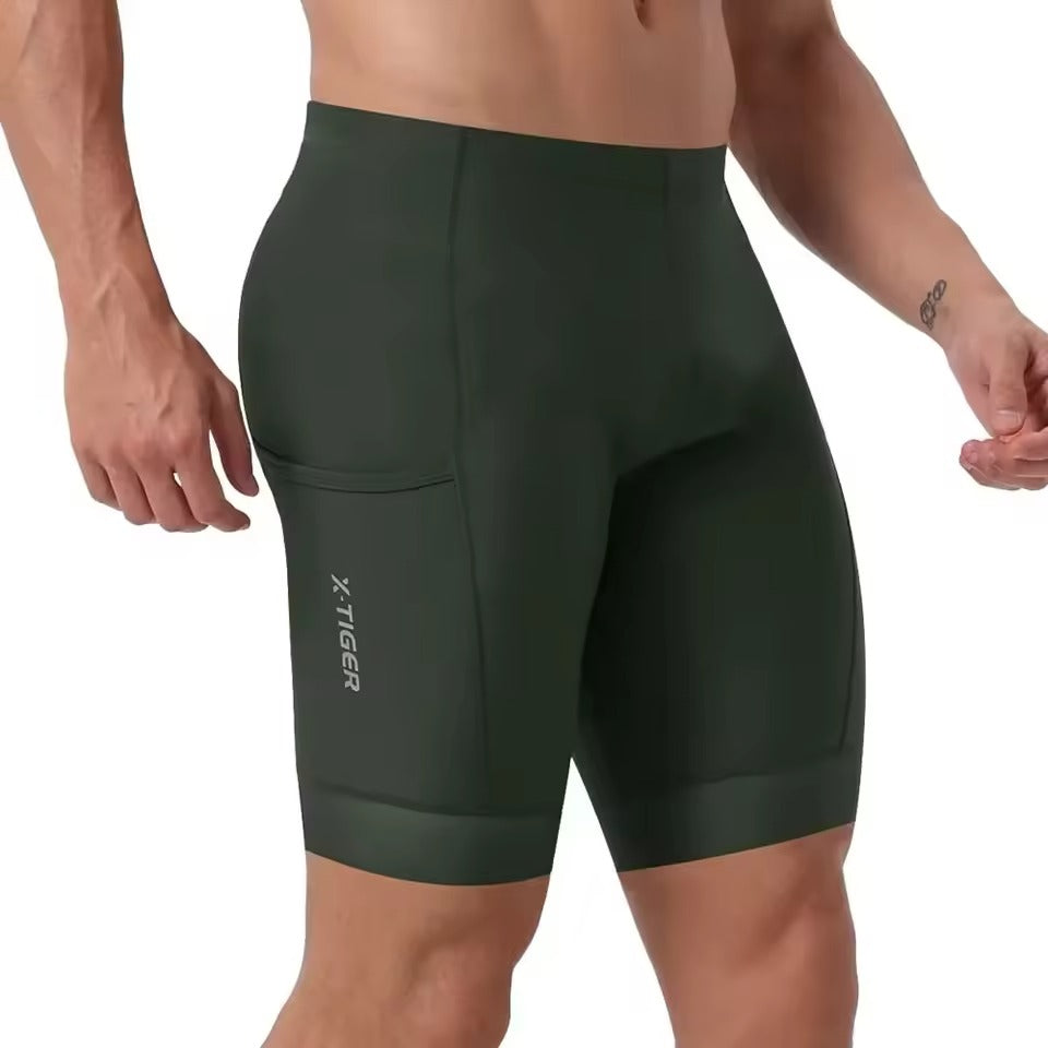 Comfortabele herenfietsbroek met ergonomische zeem en ademend materiaal, ideaal voor lange fietstochten.