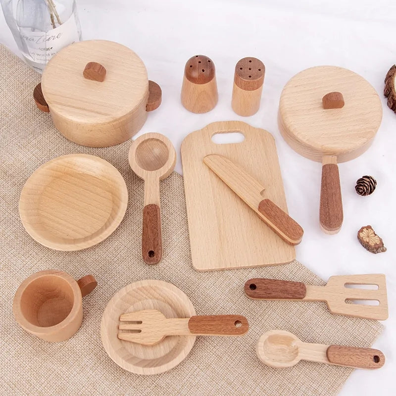 Educatief houten keukenspeelgoed voor peuters en kleuters, stimuleert rollenspel en creativiteit in de speelkamer.