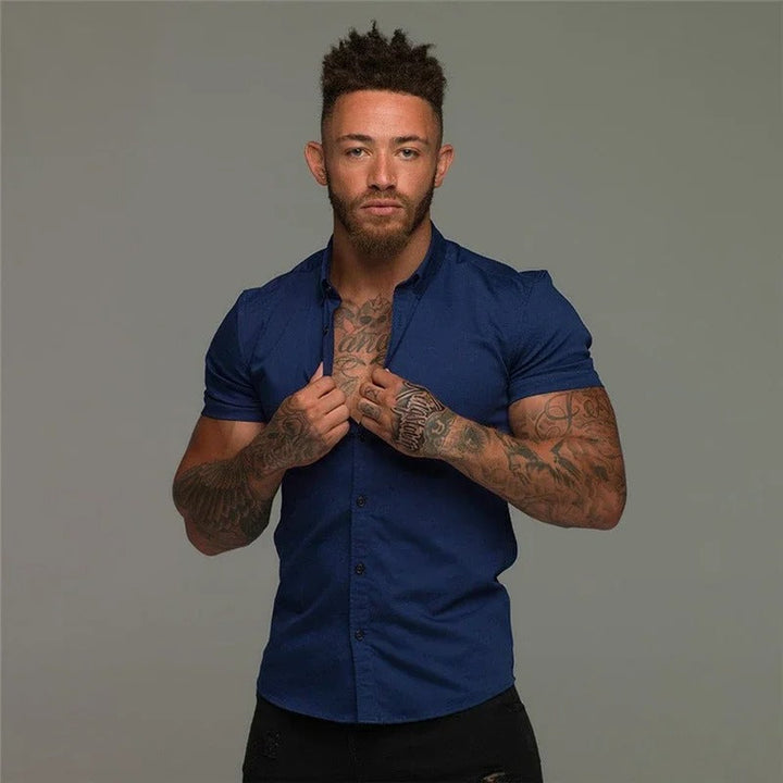 Modern heren zakelijk overhemd korte mouwen. Slanke pasvorm, ideaal voor kantooroutfits lente/zomer.