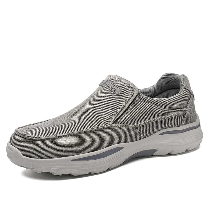 Khaki heren loafers met slip-on design, comfortabele en stijlvolle keuze voor elke dag. Voetmode.