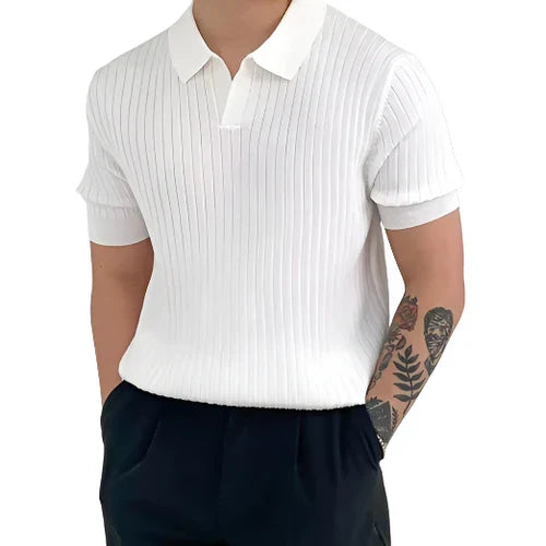 Comfortabel heren poloshirt met open hals, een ademende keuze voor herenkleding en ontspannen zomerdagen.