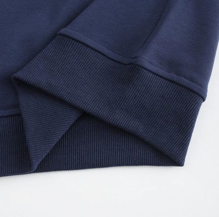 Grijs heren stand-collar sweatshirt met rits, een veelzijdige en comfortabele keuze.