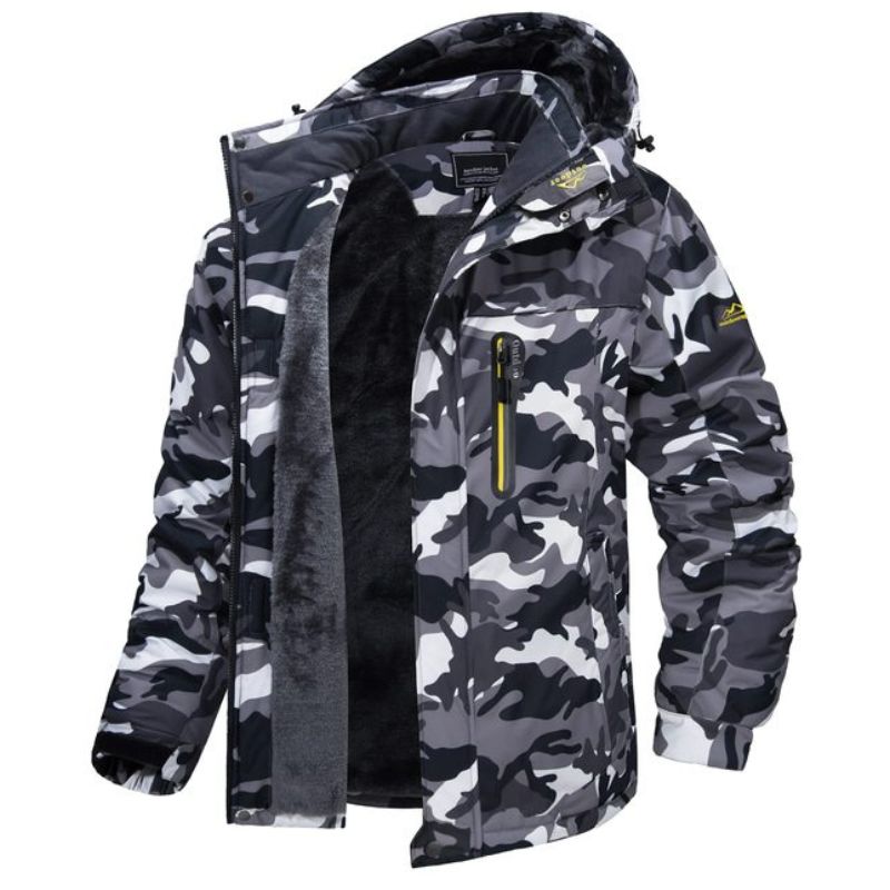 Heren winterparka met capuchon, waterdichte ritsen en warme voering, ideaal voor winterse omstandigheden en buitenactiviteiten.