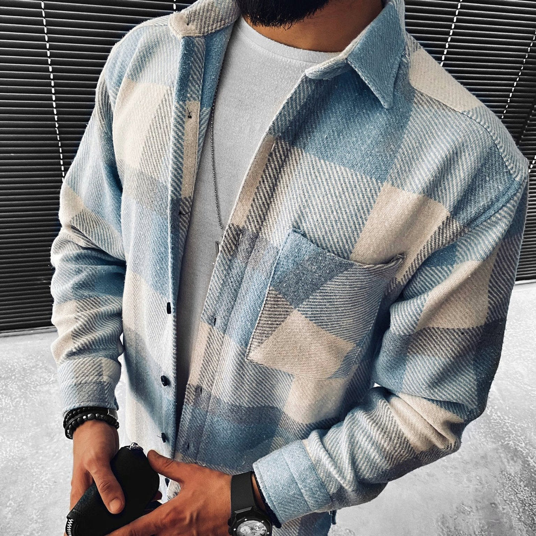 Lichtblauw heren overshirt, comfortabel en stijlvol, ideaal voor casual lente en herfst looks.