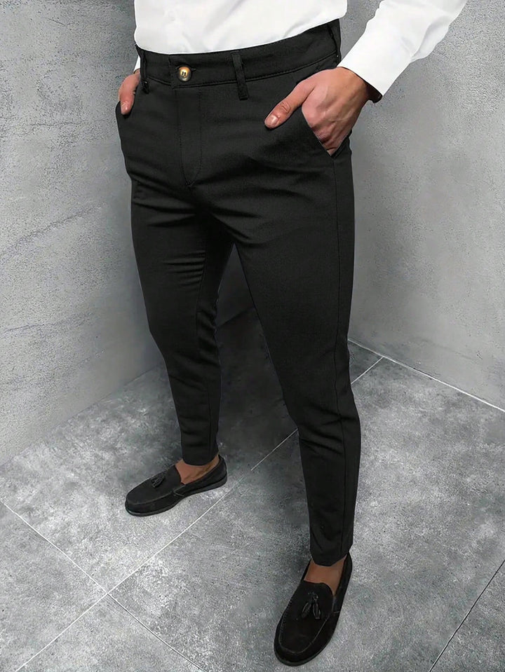 Veelzijdige casual herenbroek met rechte pijpen, geschikt voor zowel formele als informele look.