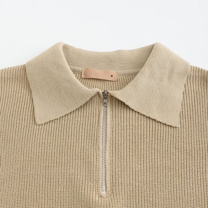 Zijaanzicht van een heren halve rits trui, toont de elegante pasvorm en stijl.