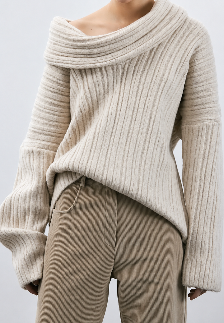 Damestrui met unieke asymmetrische schouder en blote schouder. Trendy en elegante pullover voor modebewuste vrouwen.