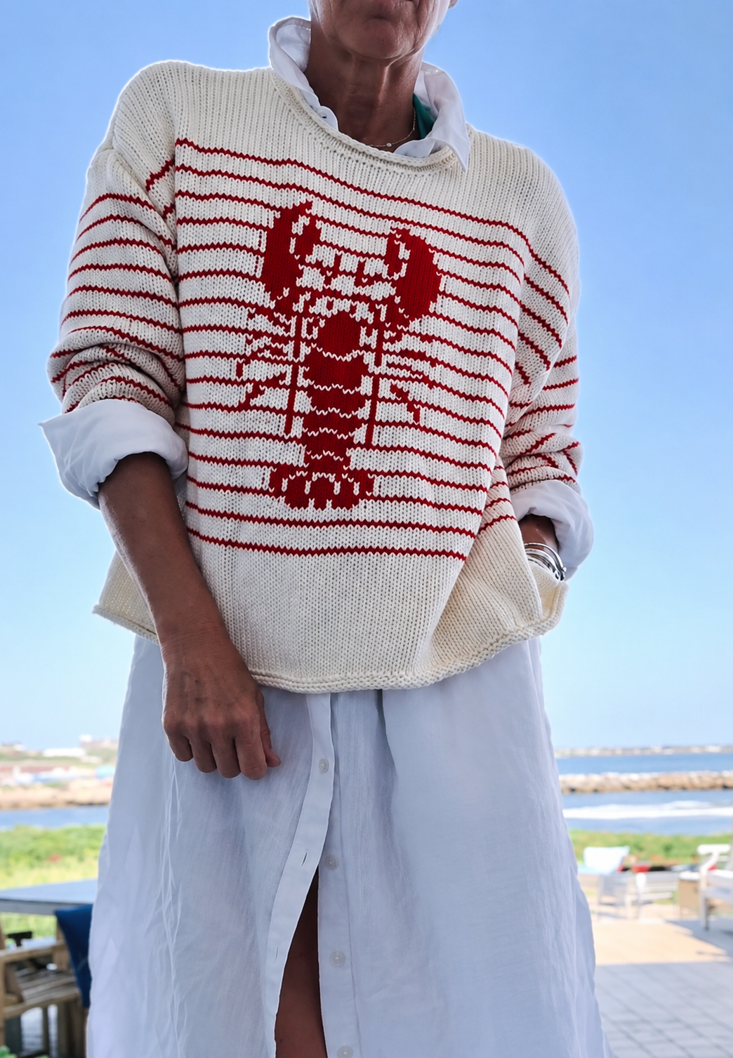 Witte damestrui met unieke kreeftstrepen en lange mouwen, perfect voor casual damesmode.