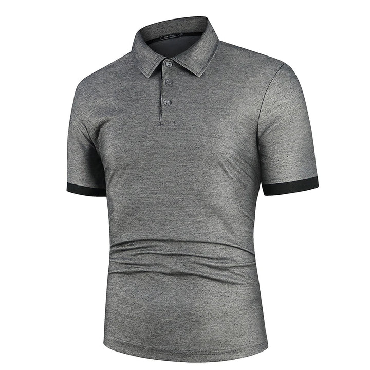 Casual blauwe herenpolo, ademend en comfortabel, essentieel zomeritem voor heren.