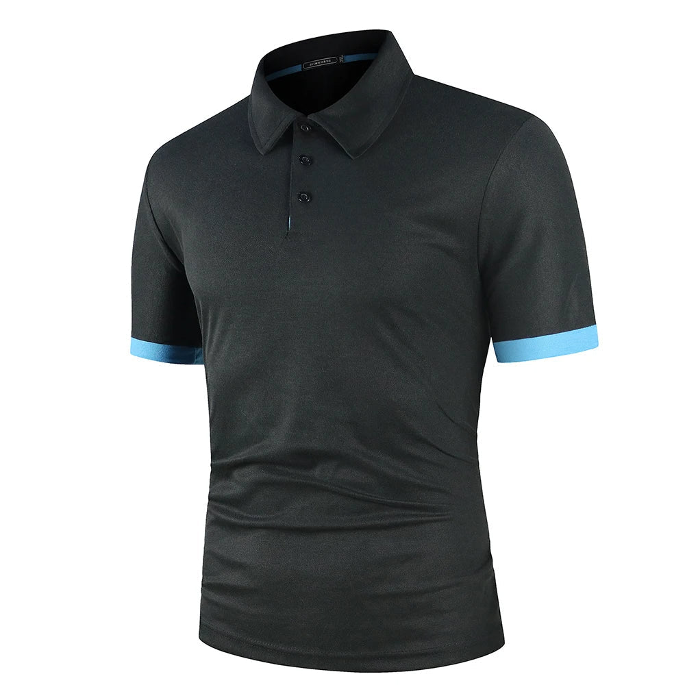 Stijlvolle klassieke herenpolo in wit, met kraag en knoopjes. Zomerkleding voor mannen.