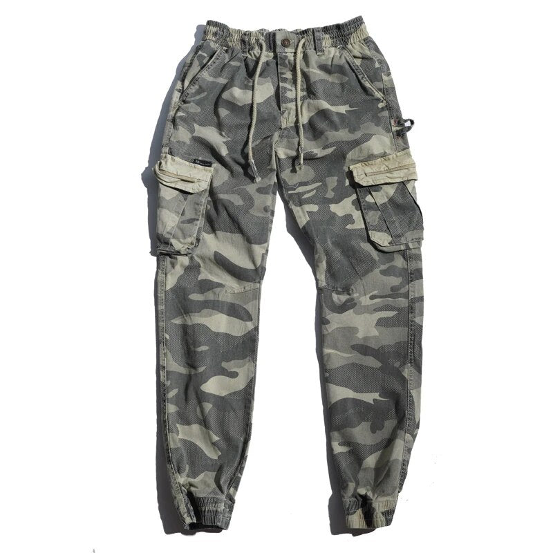 Comfortabele katoenen heren tapered cargobroek, ideaal voor outdoor avonturen en dagelijks casual gebruik.